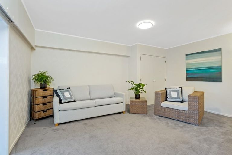 Photo of property in 2/38 Walter Street, Hauraki, Auckland, 0622