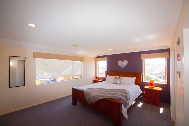 Photo of property in 43 Erlestoke Crescent, Churton Park, Wellington, 6037