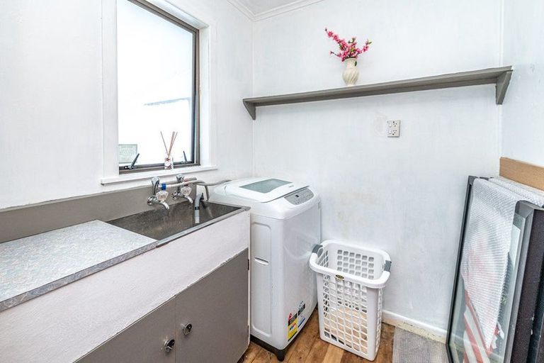 Photo of property in 15 Cornfoot Street, Castlecliff, Whanganui, 4501