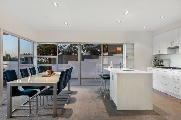 Photo of property in 6 Yelverton Place, Huntsbury, Christchurch, 8022