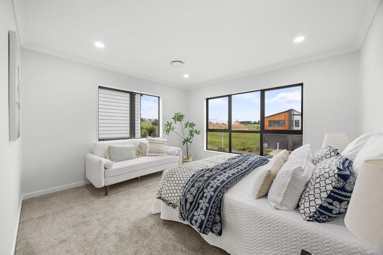 Photo of property in 39 Park Green Avenue, Rosehill, Papakura, 2113