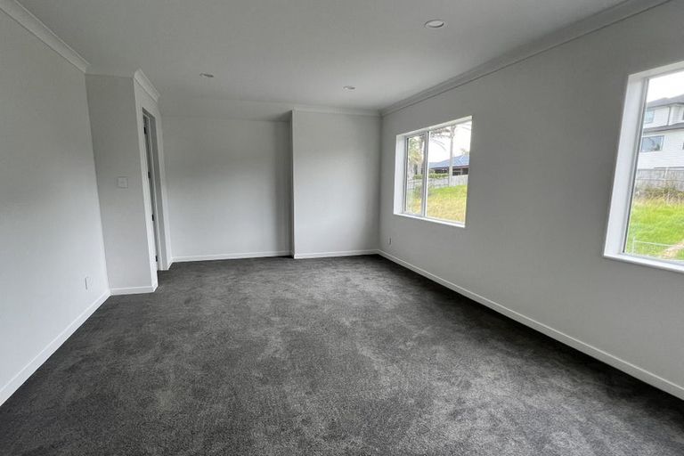 Photo of property in 23 Richard Hill Close, Fairview Heights, Auckland, 0632