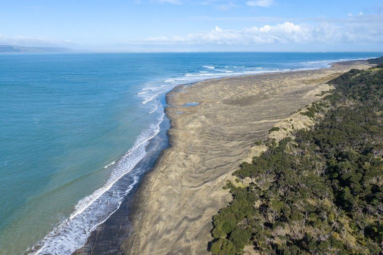 Photo of property in 6573 Pouto Road, Pouto, Te Kopuru, 0391