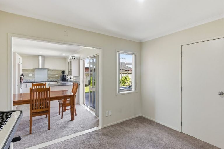 Photo of property in 5 Ahmad Close, Levin, 5510