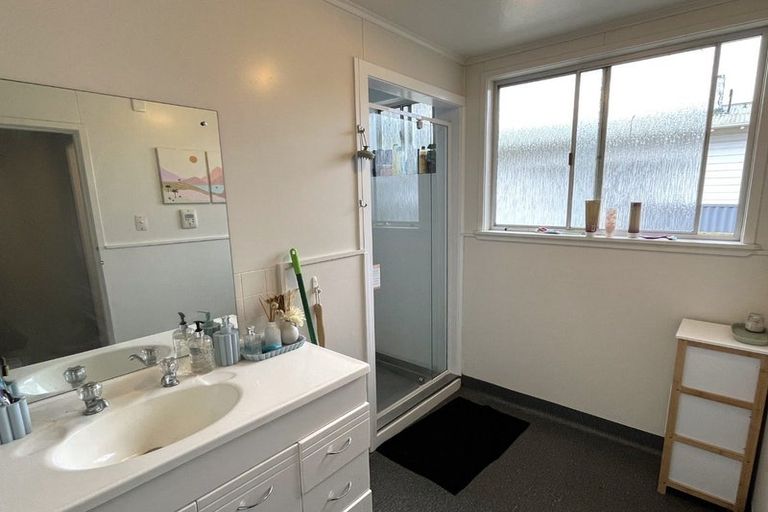 Photo of property in 8 Marne Street, Hokowhitu, Palmerston North, 4410