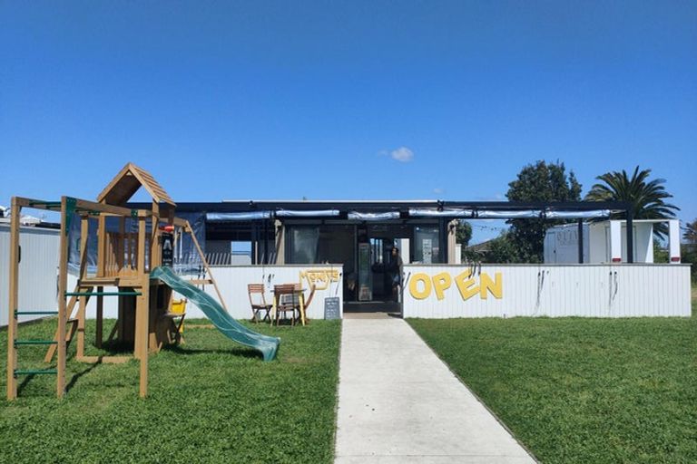 Photo of property in 382 Pukehina Parade, Pukehina, 3189