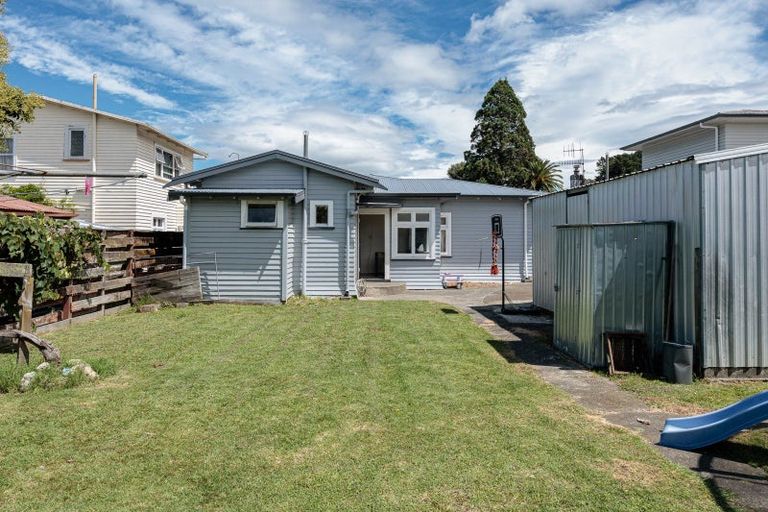 Photo of property in 3 Andrew Street, Marewa, Napier, 4110