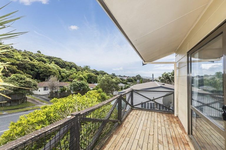 Photo of property in 68 Omapere Street, Whitby, Porirua, 5024