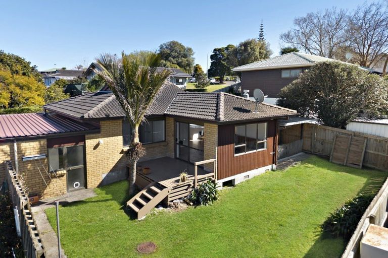 Photo of property in 50b Mirrabooka Avenue, Botany Downs, Auckland, 2010