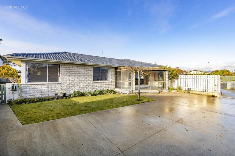 Photo of property in 9 Cornet Lane, Aranui, Christchurch, 8061