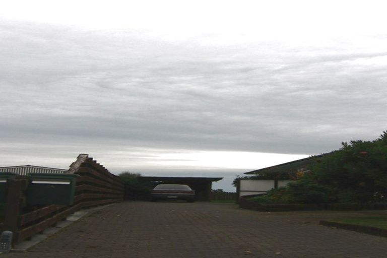 Photo of property in 3a Meadowbrook Drive, Cloverlea, Palmerston North, 4412