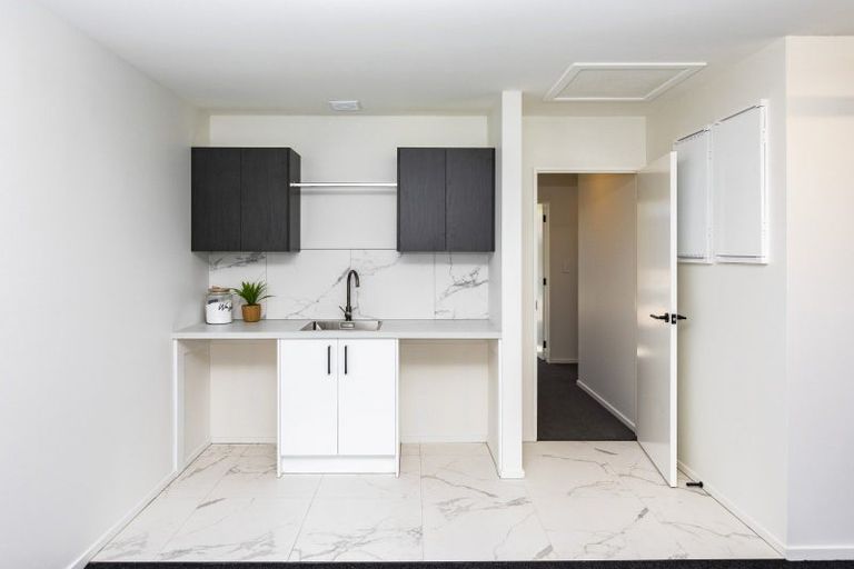 Photo of property in 2/47 Sturrocks Road, Redwood, Christchurch, 8051