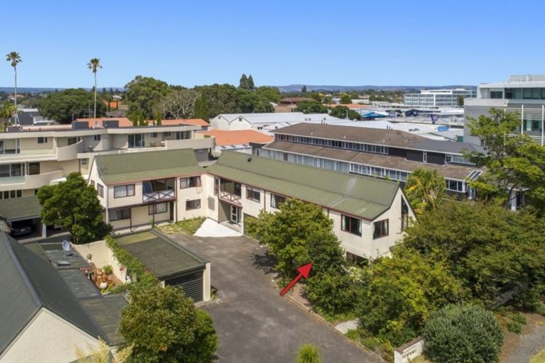 Photo of property in 12 First Avenue, Avenues, Whangarei, 0110