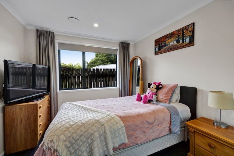 Photo of property in 13 Karaka Street, Merrilands, New Plymouth, 4312