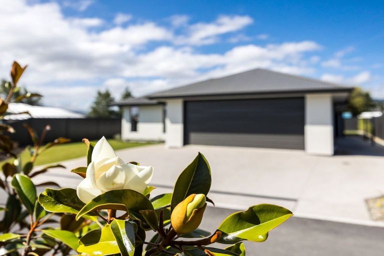 Photo of property in 8 Magnolia Lane, Mosgiel, 9024
