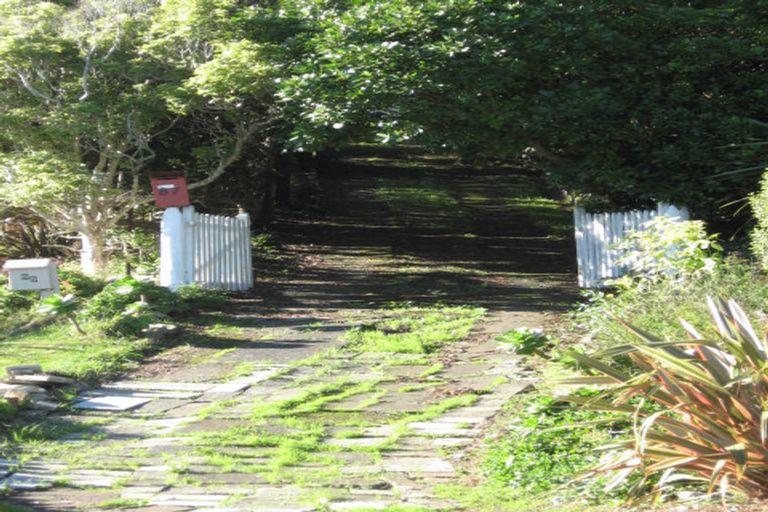 Photo of property in 87 Black Rock Road, Newlands, Wellington, 6037