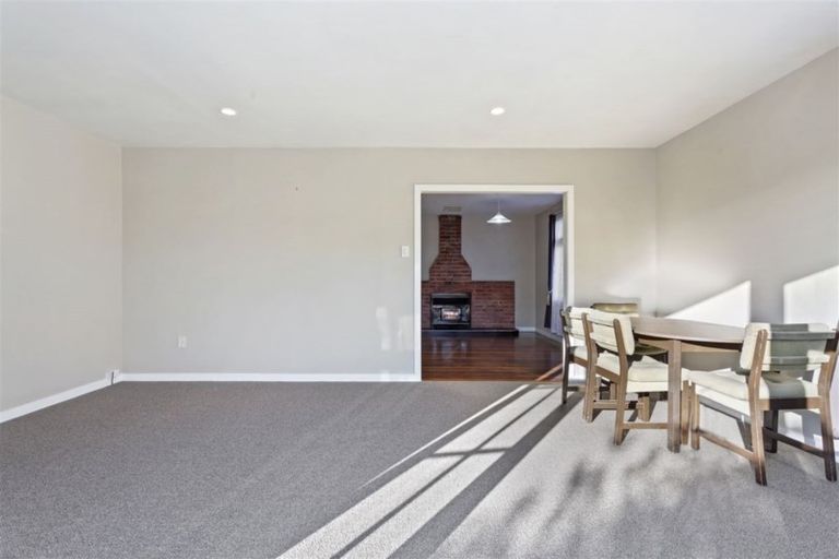 Photo of property in 36 Main North Road, Woodend, 7610