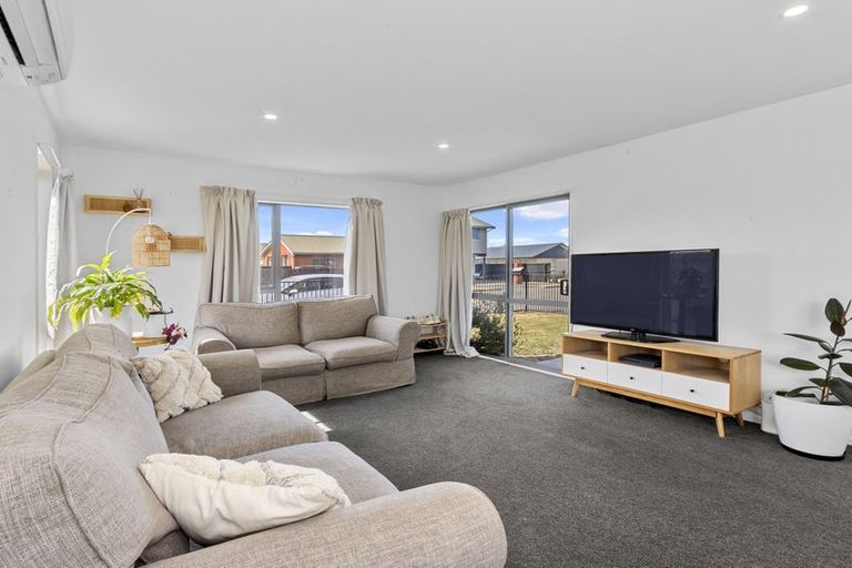 Photo of property in 2/49 Castletown Place, New Brighton, Christchurch, 8083