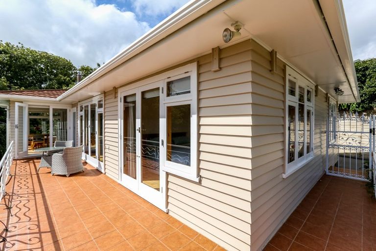 Photo of property in 17 Doralto Road, Frankleigh Park, New Plymouth, 4310