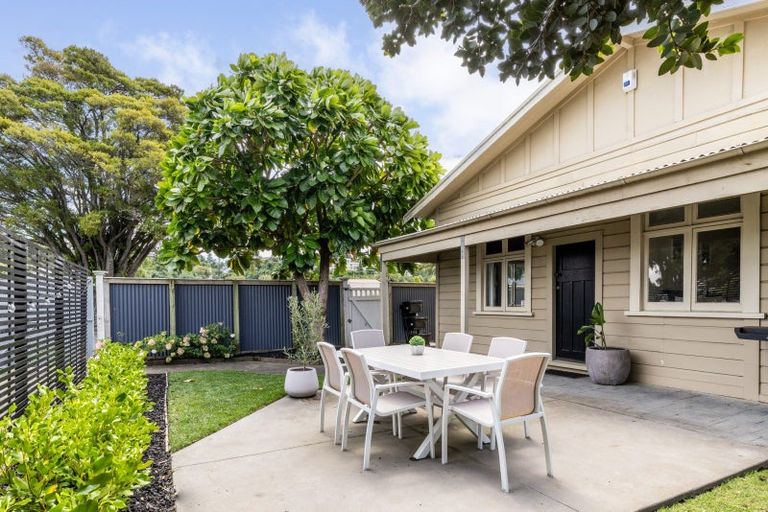 Photo of property in 2 Mcdonald Street, Napier South, Napier, 4110