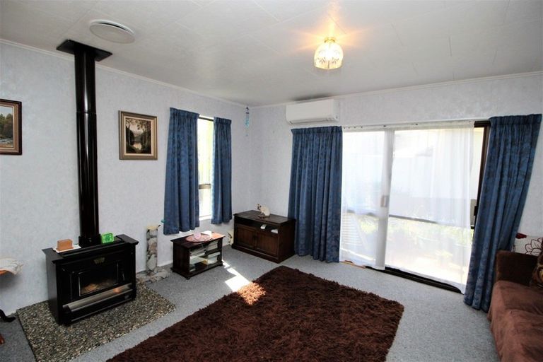 Photo of property in 81 Fergusson Street, Woodville, 4920