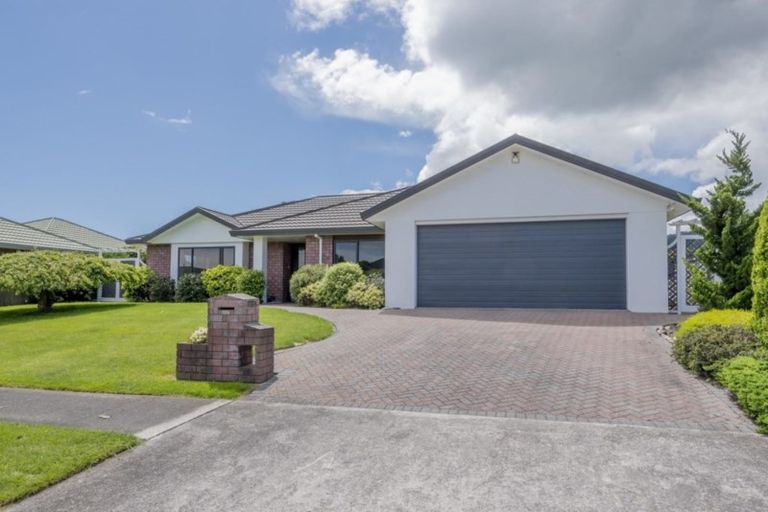 Photo of property in 7 Cranbrook Grove, Waikanae, 5036
