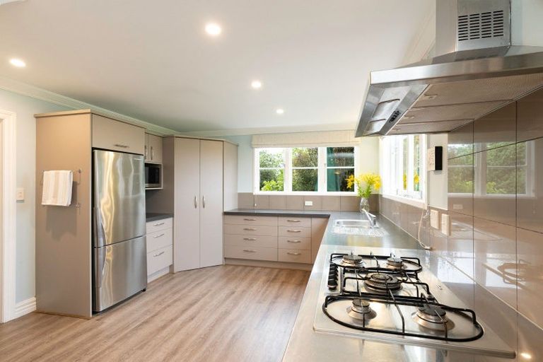 Photo of property in 70 Tokomaru Road East, Tokomaru, Palmerston North, 4474