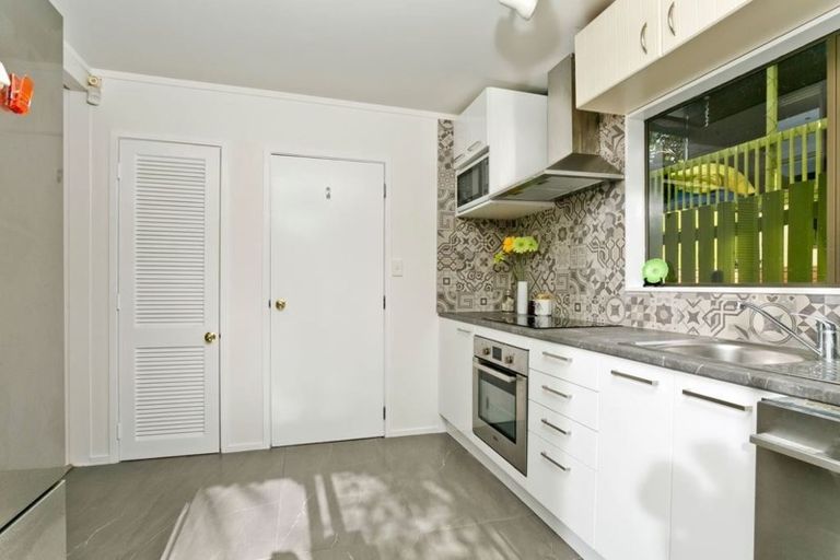 Photo of property in 2/81 Waipa Street, Birkenhead, Auckland, 0626