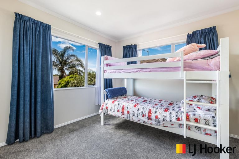 Photo of property in 52 Belfry Place, Wattle Downs, Auckland, 2103