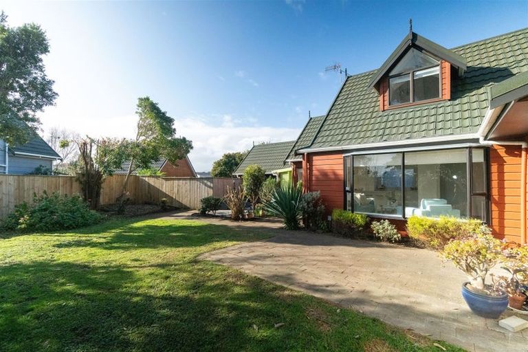 Photo of property in 19 Miro Road, Raumati South, Paraparaumu, 5032