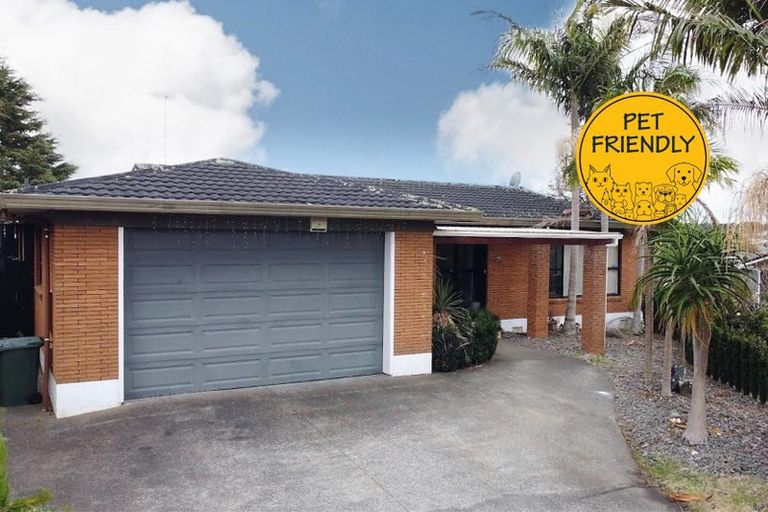 Photo of property in 8 La Perouse Street, Botany Downs, Auckland, 2010
