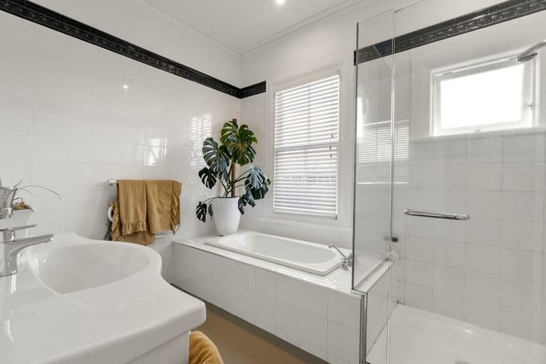 Photo of property in 8 Bayview Road, Hauraki, Auckland, 0622