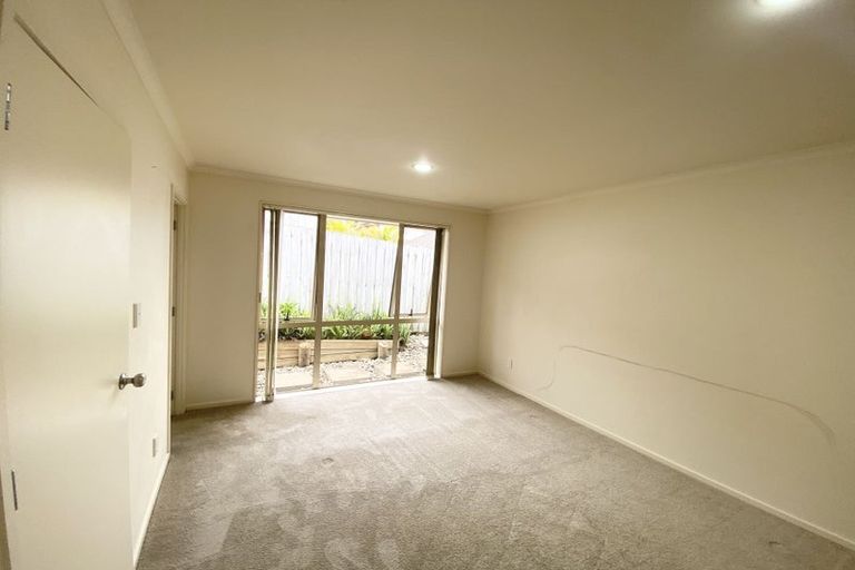 Photo of property in 37 Nimstedt Avenue, Oteha, Auckland, 0632