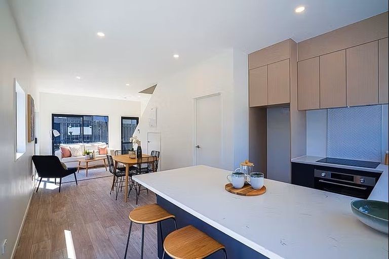 Photo of property in 10b Edgar Pearce Place, Howick, Auckland, 2014