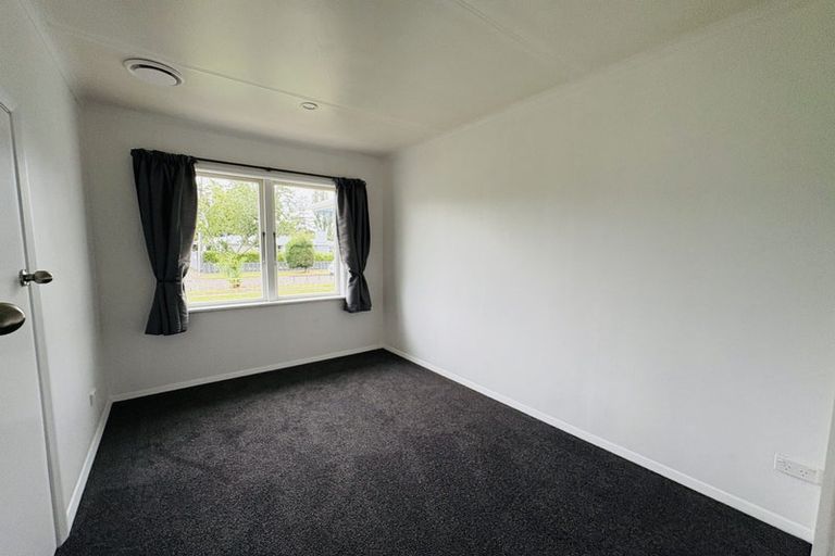 Photo of property in 17 Buick Crescent, Awapuni, Palmerston North, 4412