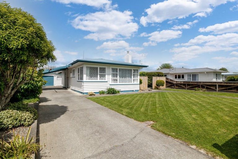 Photo of property in 18 Abraham Crescent, Milson, Palmerston North, 4414