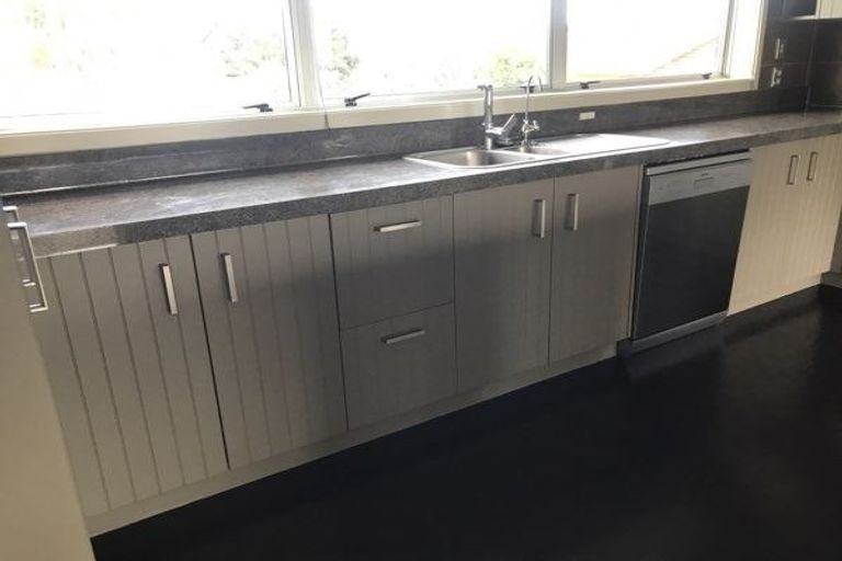 Photo of property in 13 Wilfred Street, St Andrews, Hamilton, 3200