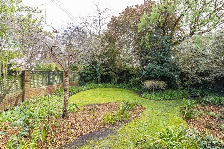 Photo of property in 32 Saint Martins Road, Saint Martins, Christchurch, 8022