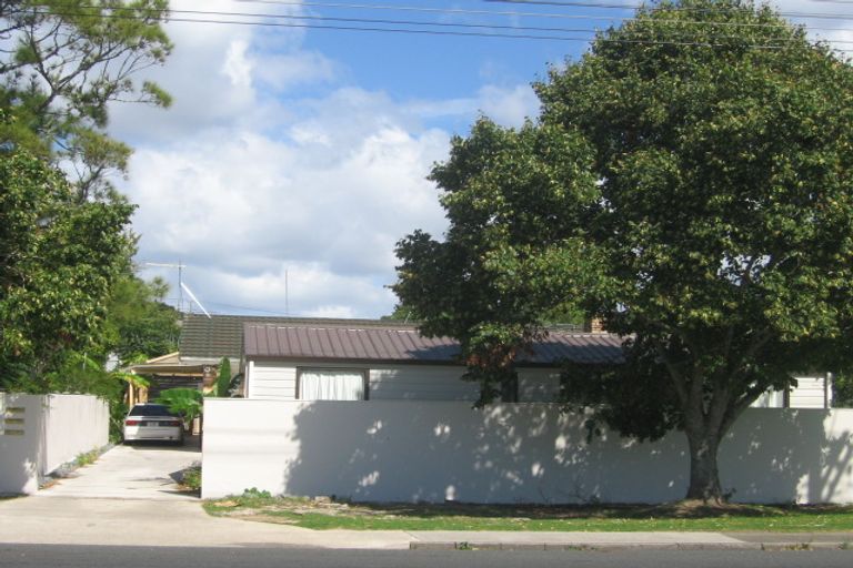 Photo of property in 2/196 Lake Road, Belmont, Auckland, 0622