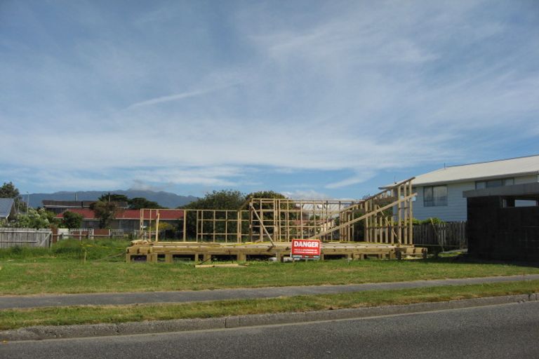 Photo of property in 15 Cook Street, Carters Beach, Westport, 7825