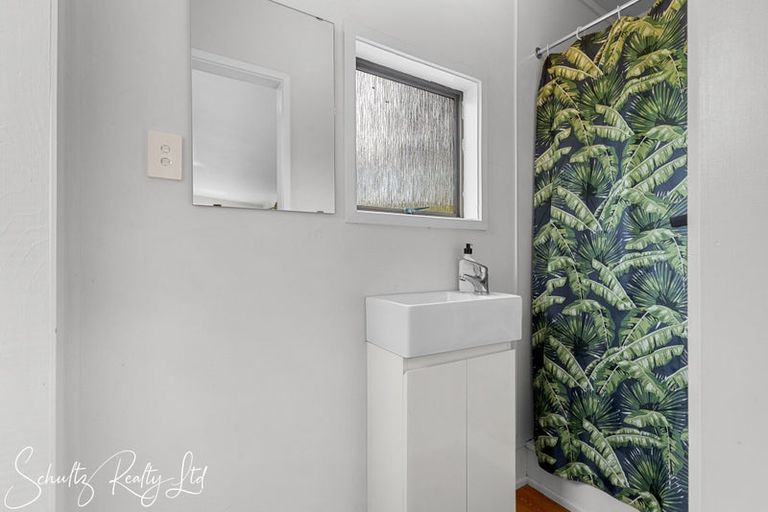 Photo of property in 736 Whakapirau Road, Whakapirau, Maungaturoto, 0583