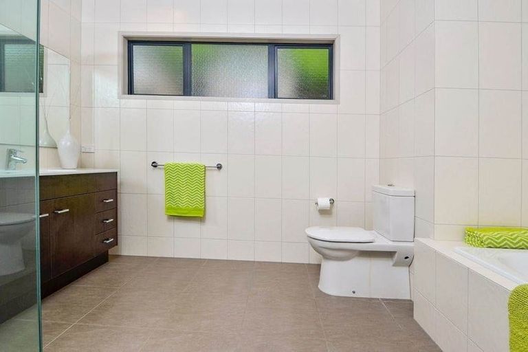 Photo of property in 7a Elizabeth Place, Mairangi Bay, Auckland, 0630