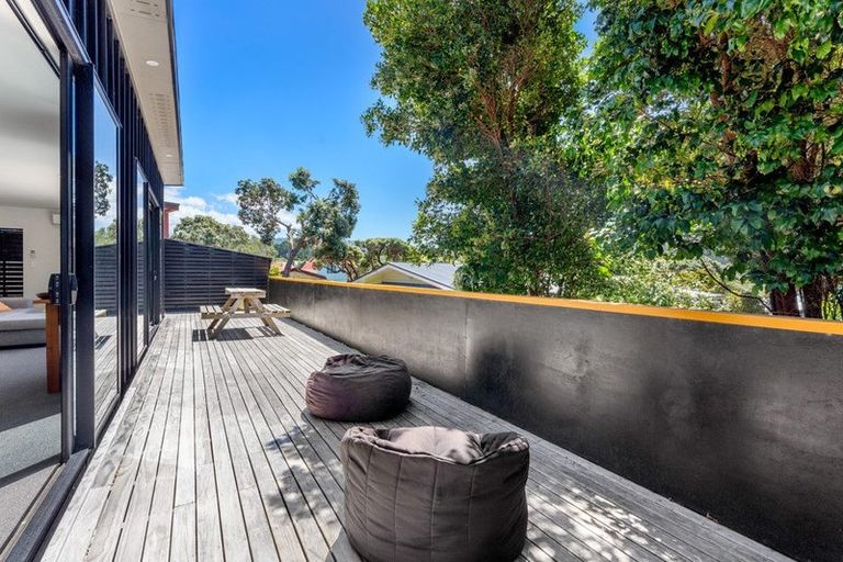 Photo of property in 21 Cumberland Street, Leigh, 0985