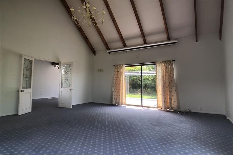 Photo of property in 7 Portsea Place, Chatswood, Auckland, 0626