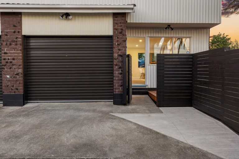 Photo of property in 4/90 Lynwood Road, New Lynn, Auckland, 0600