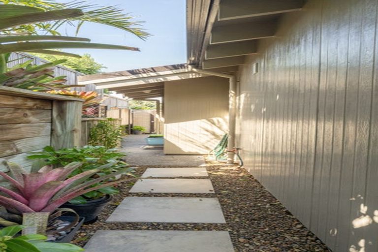 Photo of property in 24 Clovelly Road, Bucklands Beach, Auckland, 2012