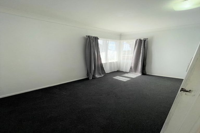Photo of property in 25 Portadown Avenue, Pakuranga Heights, Auckland, 2010