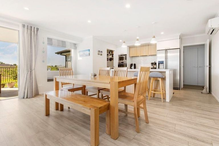 Photo of property in 55 Harding Drive, Papamoa Beach, Papamoa, 3118