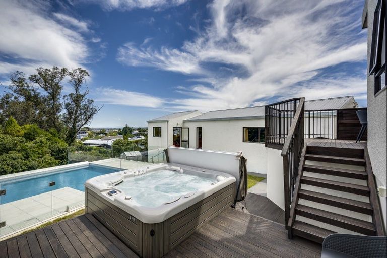 Photo of property in 125 Thompson Road, Bluff Hill, Napier, 4110