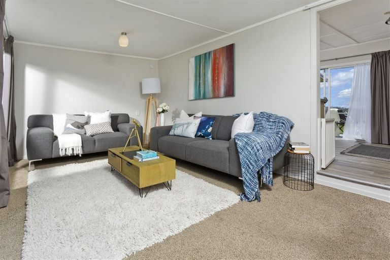 Photo of property in 973 Whangaparaoa Road, Tindalls Beach, Whangaparaoa, 0930